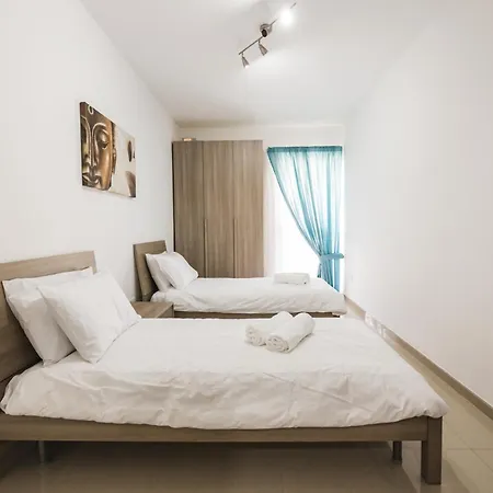 Spacious 2 Bedroom Cospicua