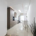 Spacious 2 Bedroom شقة