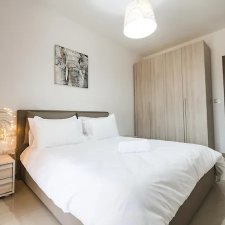 Spacious 2 Bedroom Appartement Cospicua