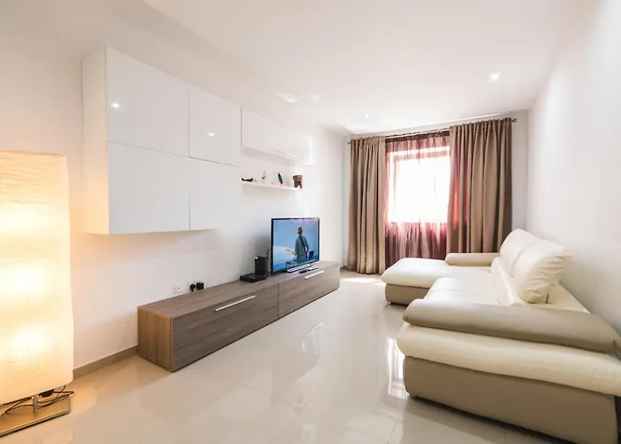 Spacious 2 Bedroom Cospicua