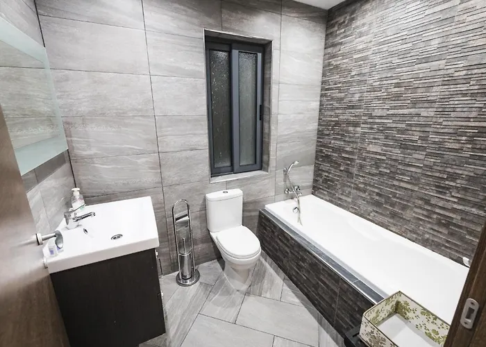 Spacious 2 Bedroom Cospicua